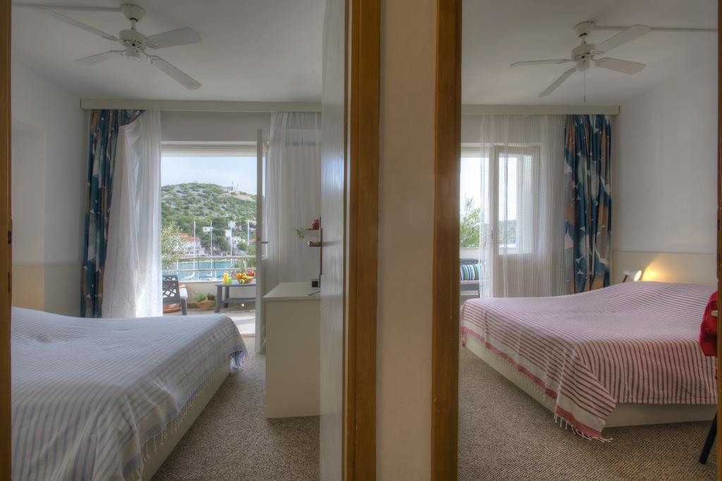 Gina Bed & Breakfast Tisno Pokój zdjęcie